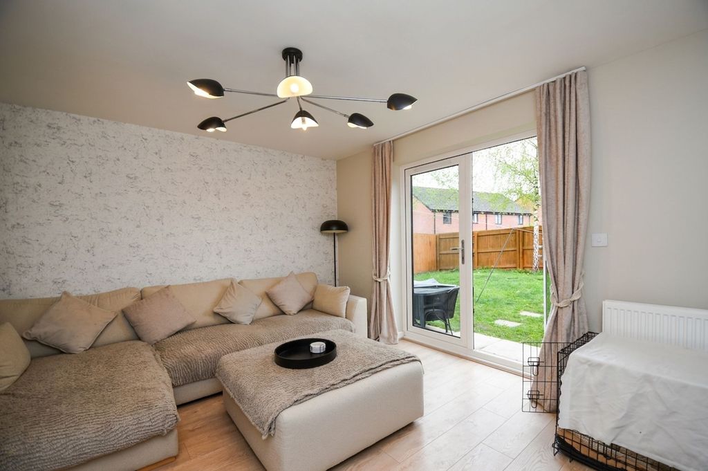 Property photo 2 of 11