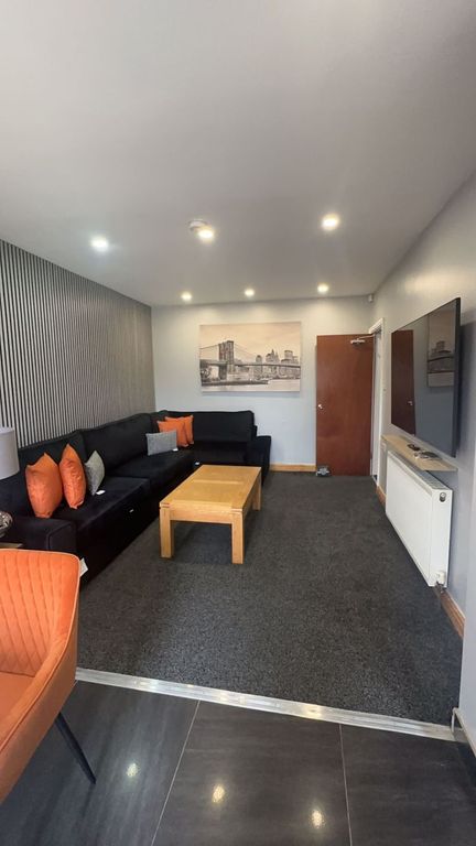 Property photo 3 of 9 Photo 2