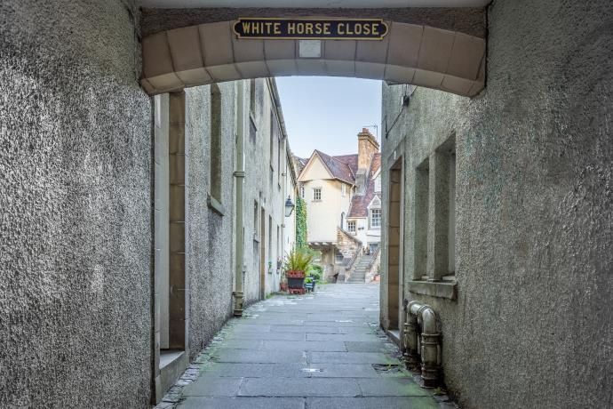 Property photo 2 of 17 White Horse Close