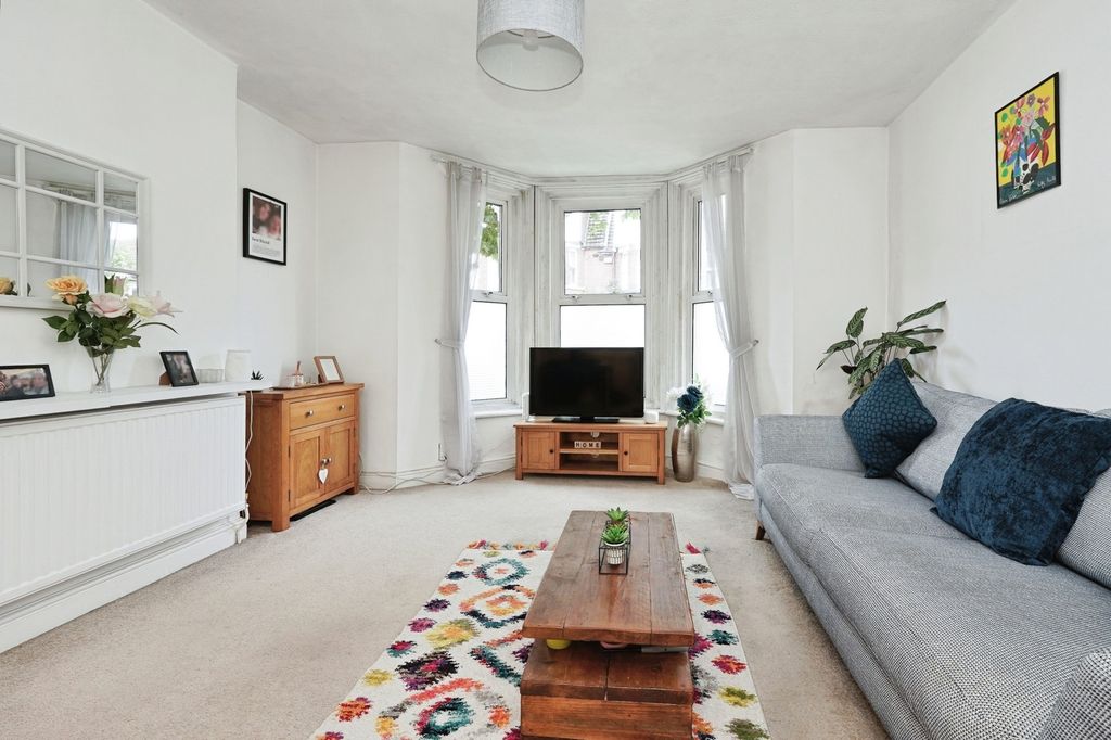 Property photo 3 of 24 Pbox-Img.Jpg