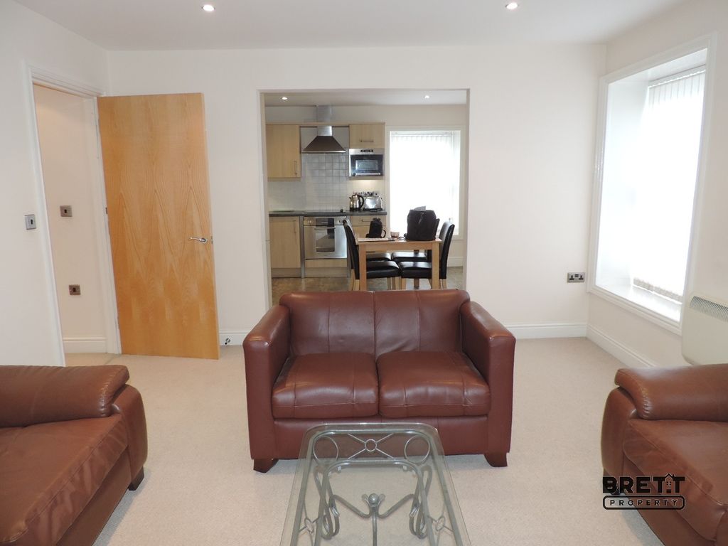 Additional image 8 of 6 bed flat for sale4 Victoria Road, Milford Haven, Pembrokeshire. SA73