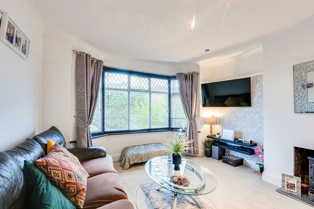 Property photo 2 of 23