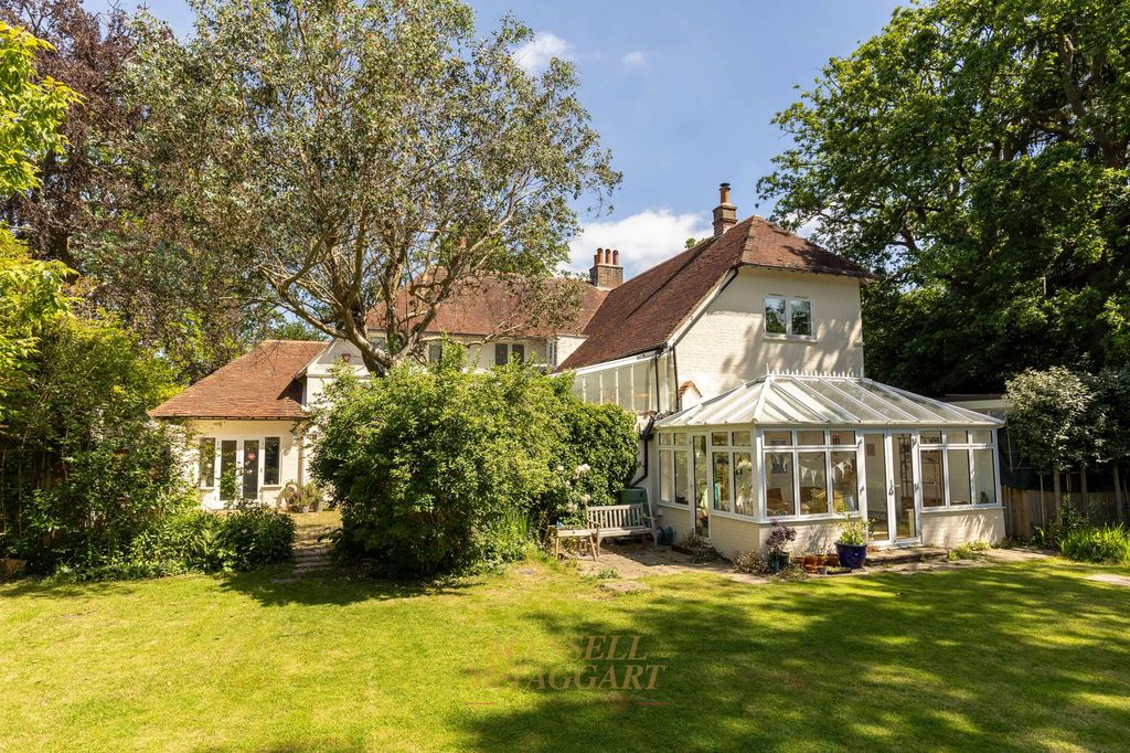Property photo 1 of 28