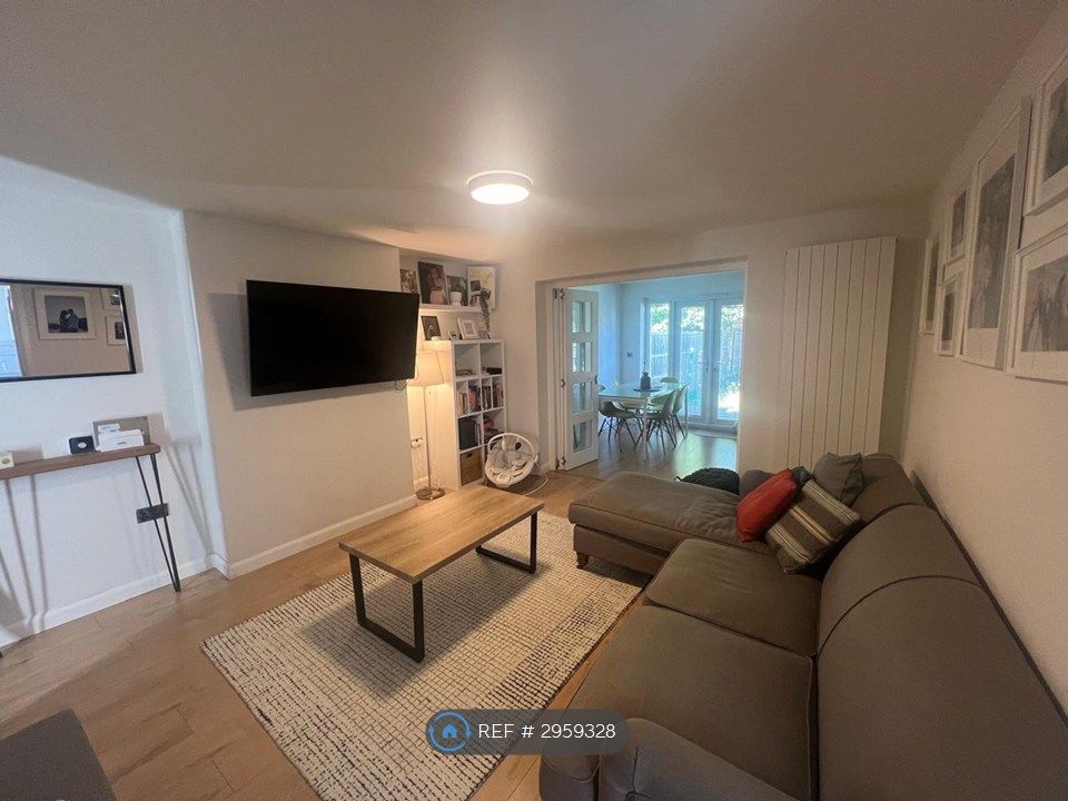 Property photo 1 of 15 Living Room