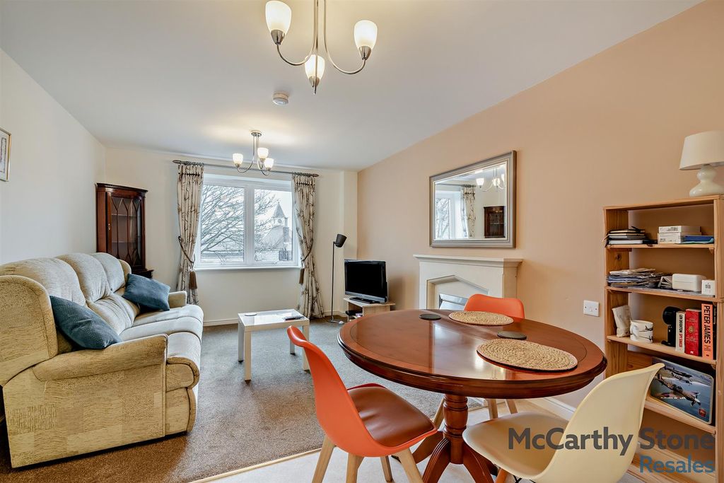 Property photo 1 of 24 8678226-Interior02-800.Jpg