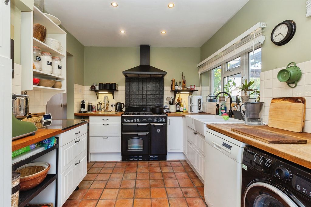 Property photo 2 of 26