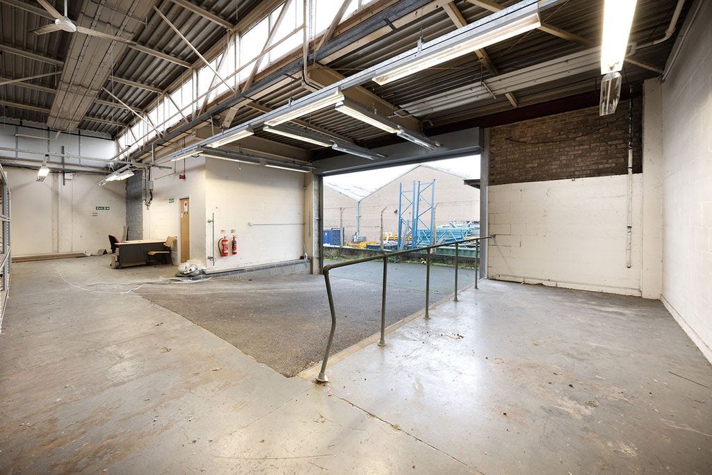 Property photo 3 of 11 W (2).Jpg