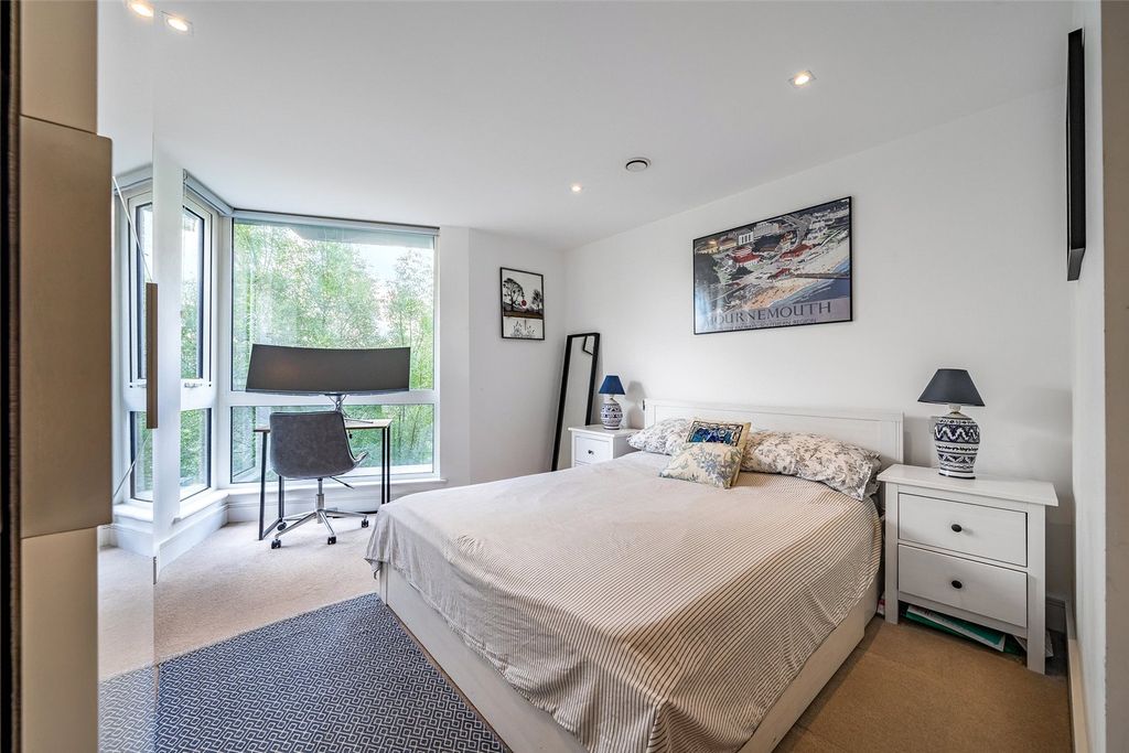 Property photo 3 of 31 Picture No. 12