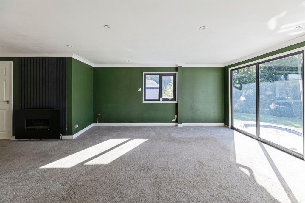 Property photo 3 of 28