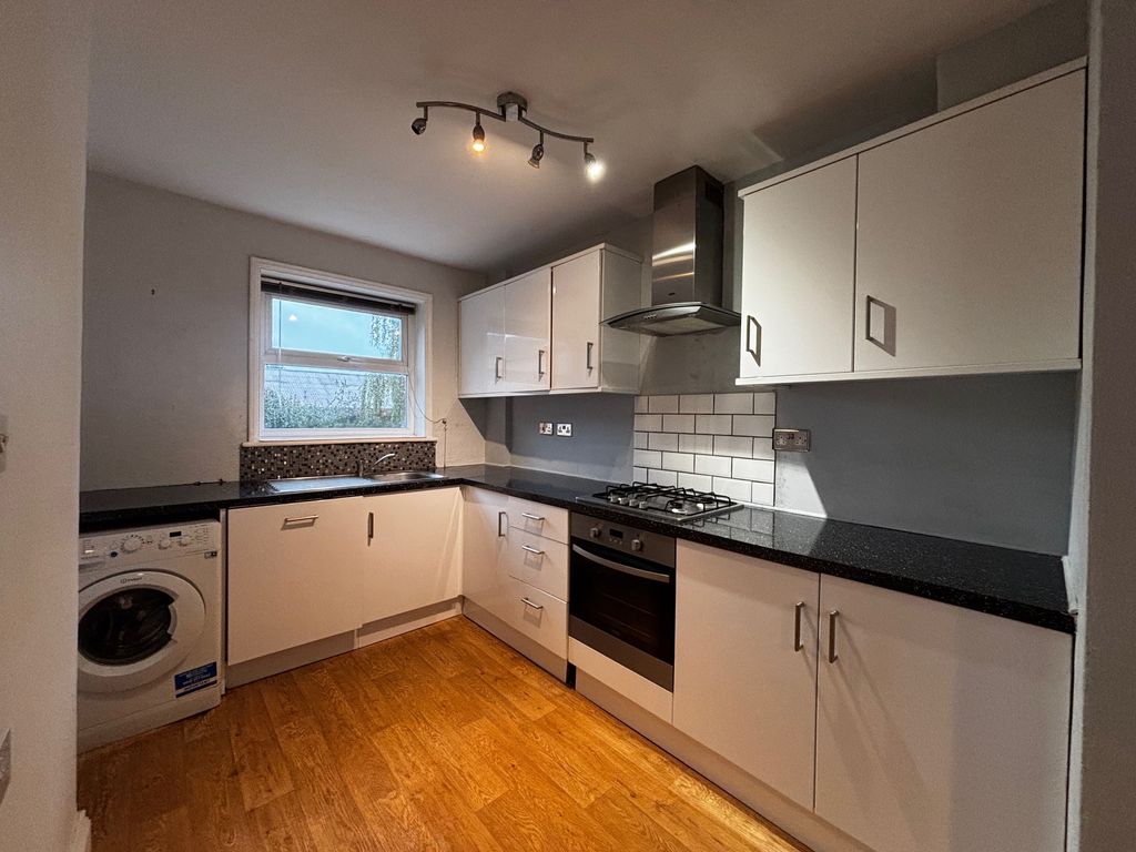 Property photo 2 of 12 Image