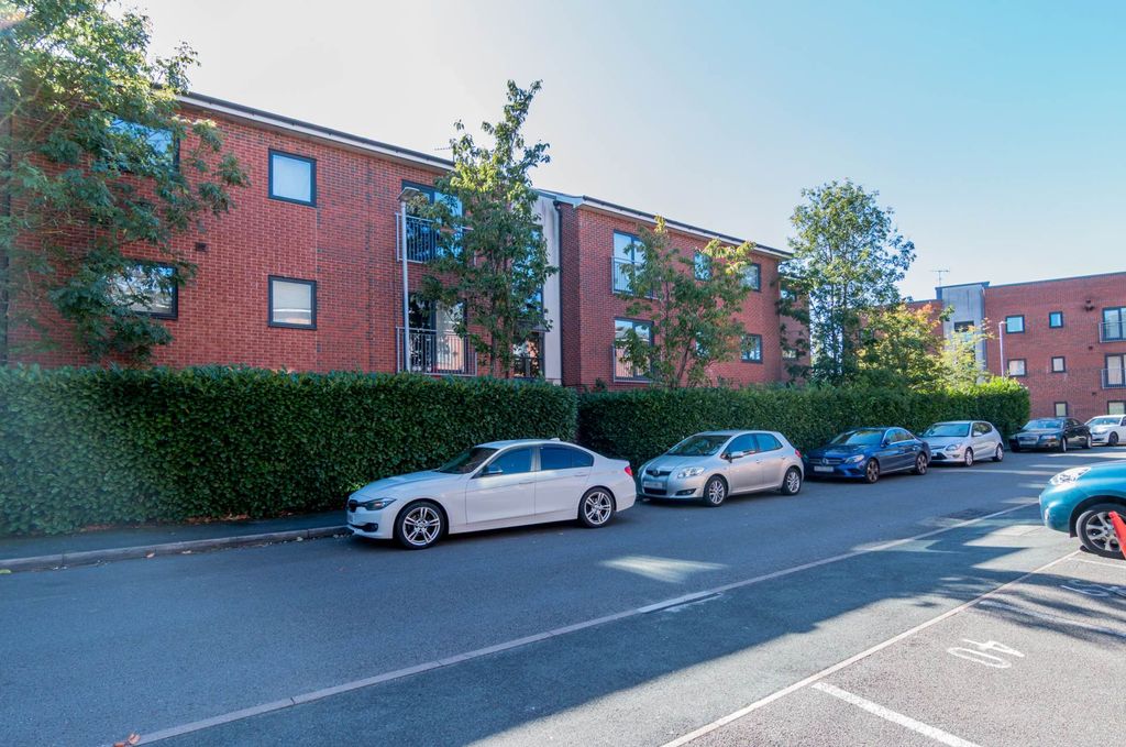 Property photo 1 of 12