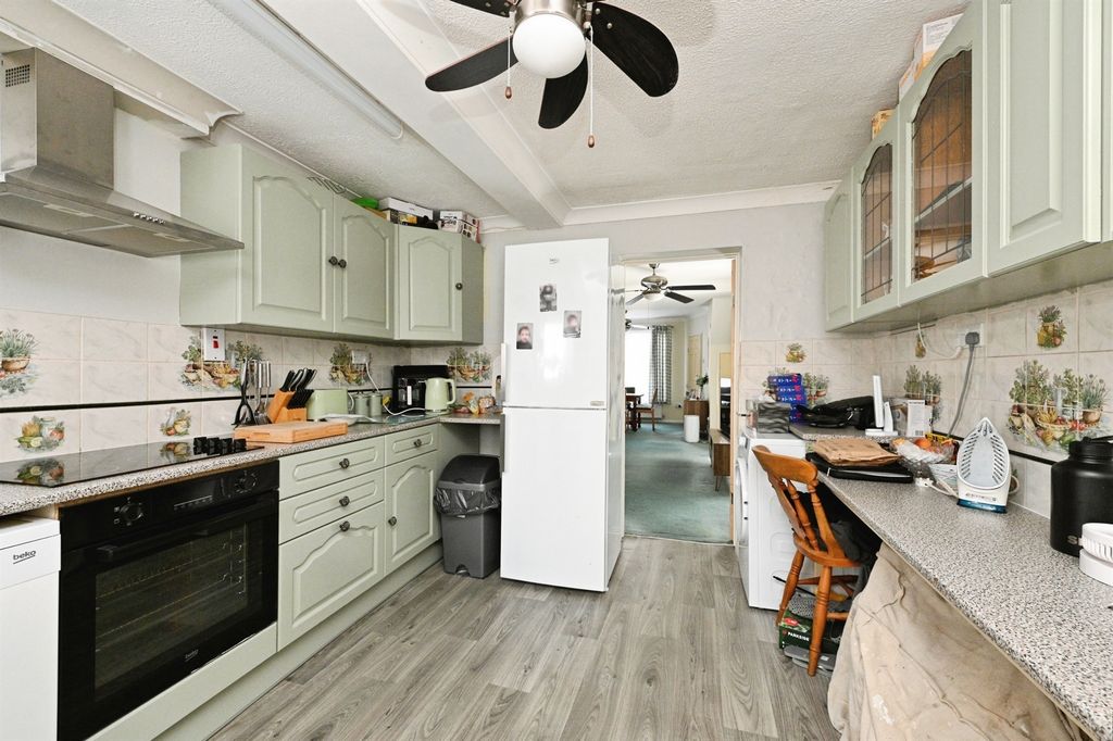 Property photo 2 of 13