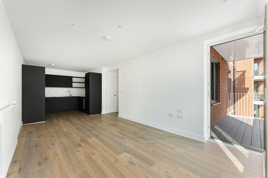 Property photo 2 of 16 Picture No. 18