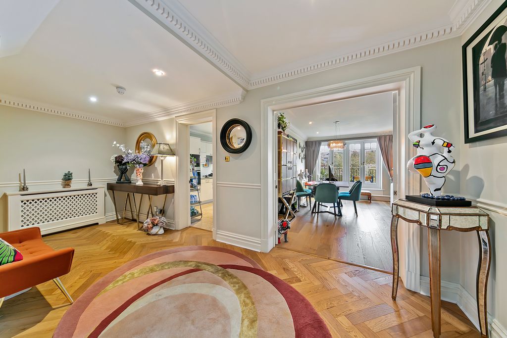 Property photo 2 of 24