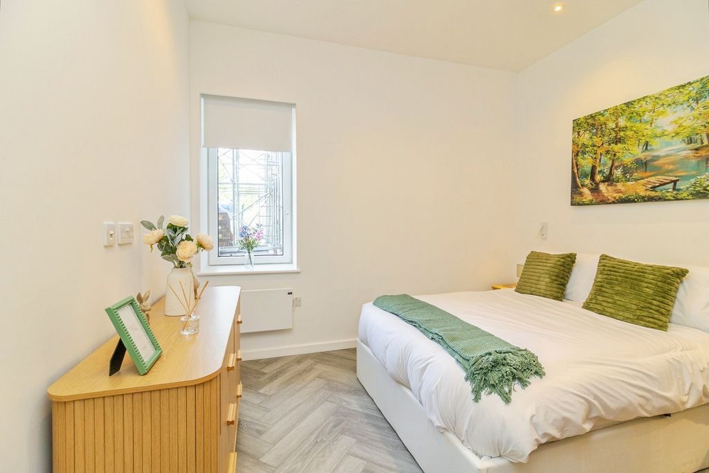 Property photo 2 of 19 Pbox-Img.Jpg