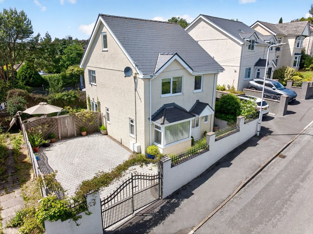 Property photo 2 of 48