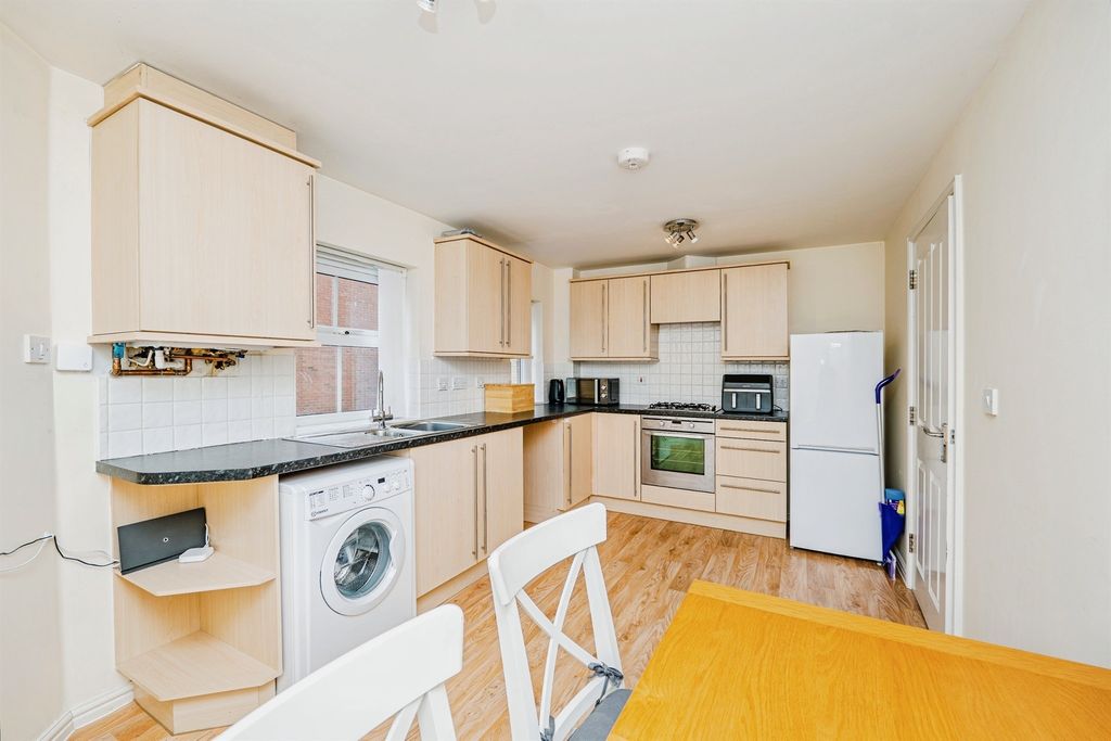 Property photo 2 of 14