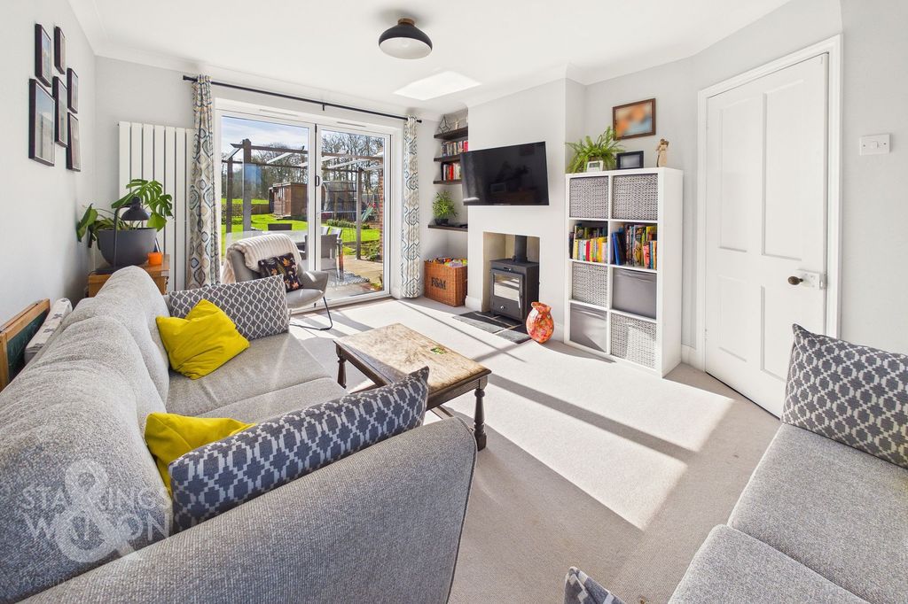 Property photo 2 of 25