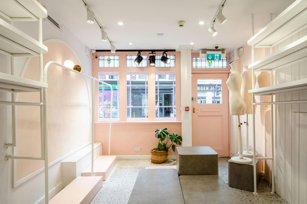 Property photo 2 of 12 Shoreditch High St 110 New - 5.Jpg
