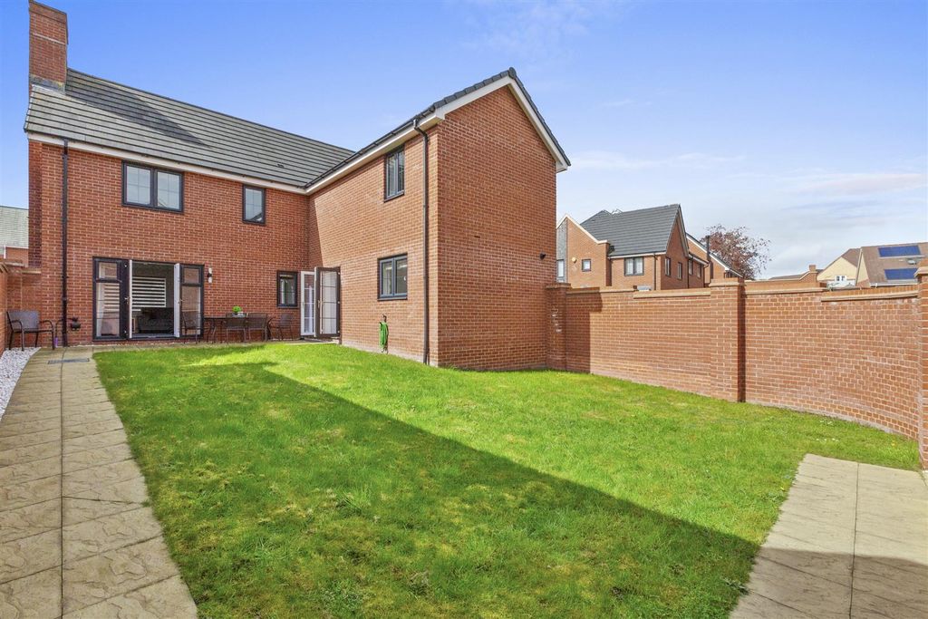 Property photo 3 of 16