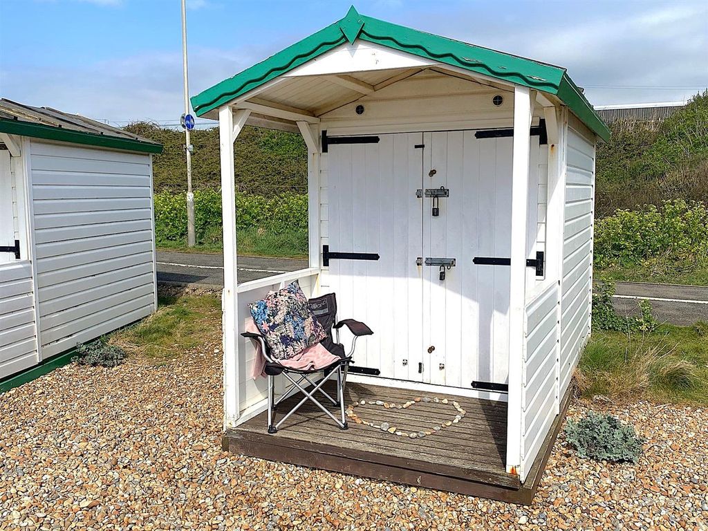 Property photo 1 of 7 Beach Hut 32 Glyne Gap - Front.Jpg
