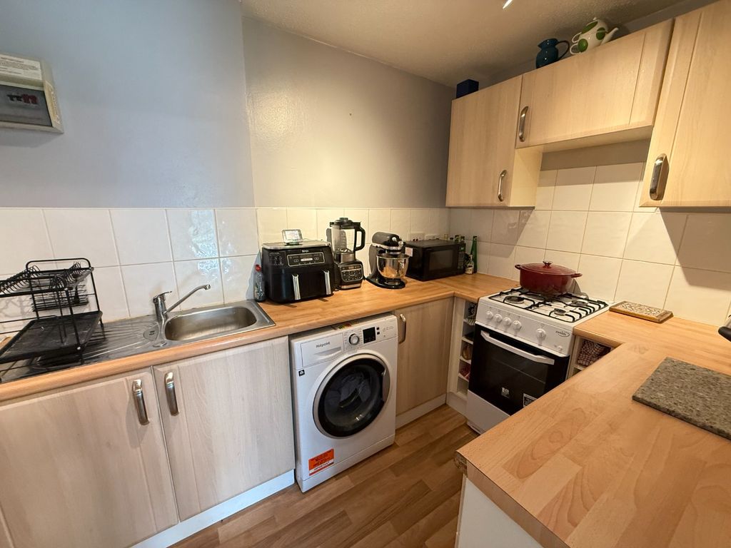 Property photo 2 of 7 4996342