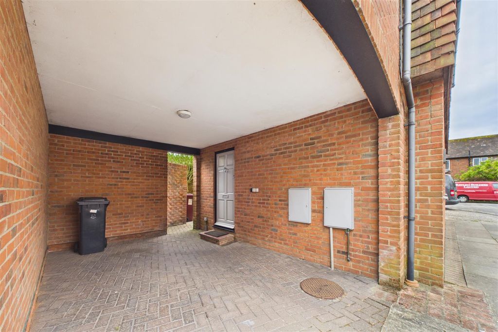 Property photo 3 of 17 Cam01894G0-Pr0291-Still010.Jpg