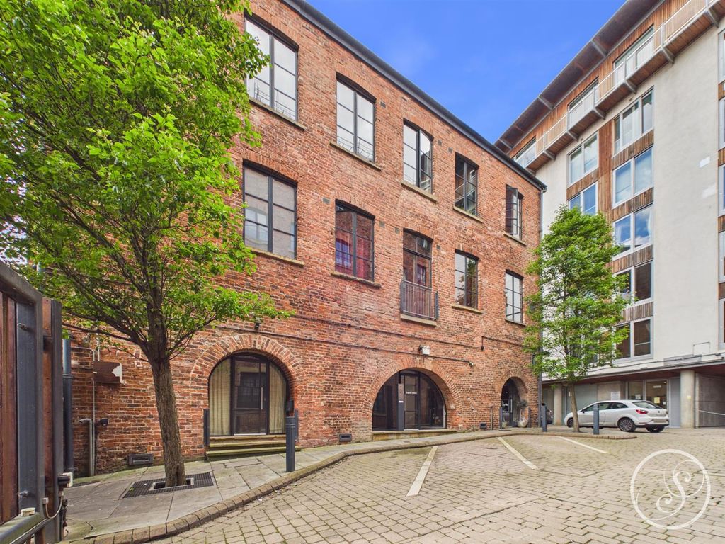 Property photo 1 of 16 External/Parking