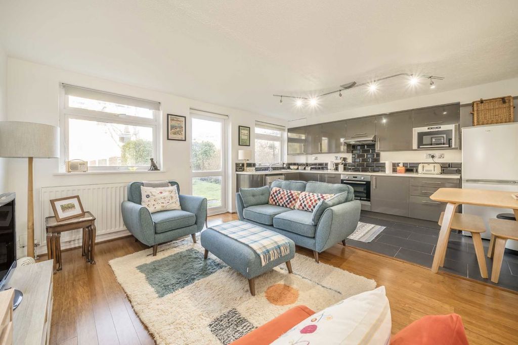 Property photo 3 of 7