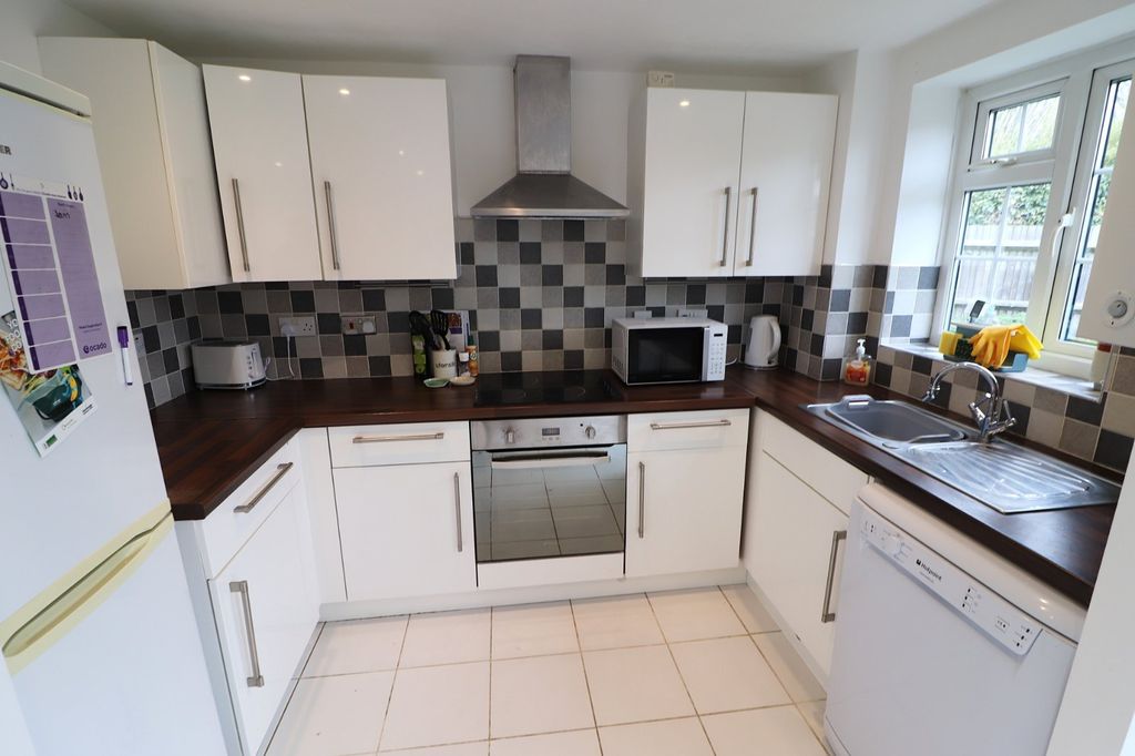 Property photo 2 of 15 Picture No. 24