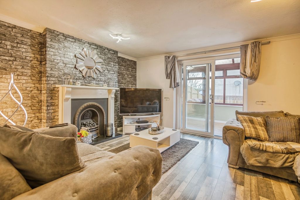 Property photo 3 of 14 Pbox-Img.Jpg