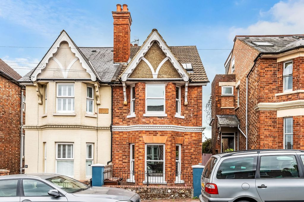 Property photo 2 of 43