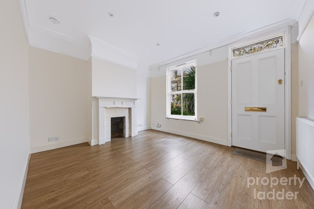 Property photo 2 of 15 Pl-8