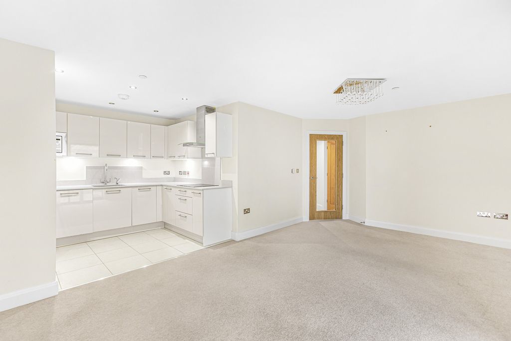 Property photo 3 of 18