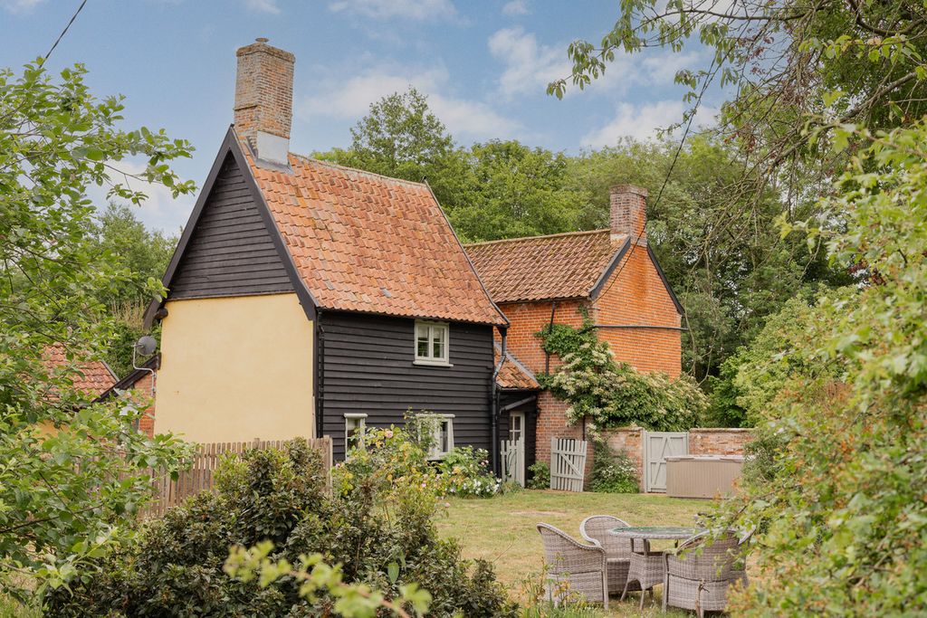 Property photo 1 of 34