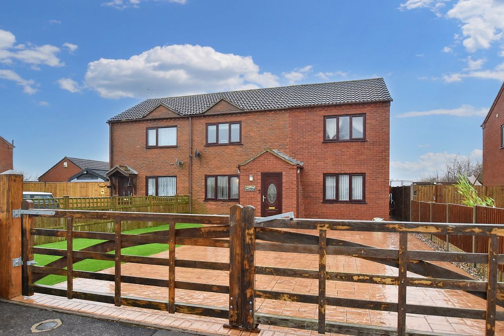 Property photo 2 of 21 Front