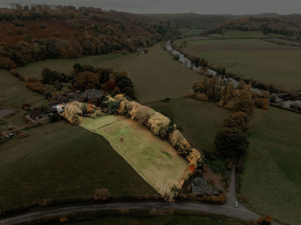 Property photo 2 of 28