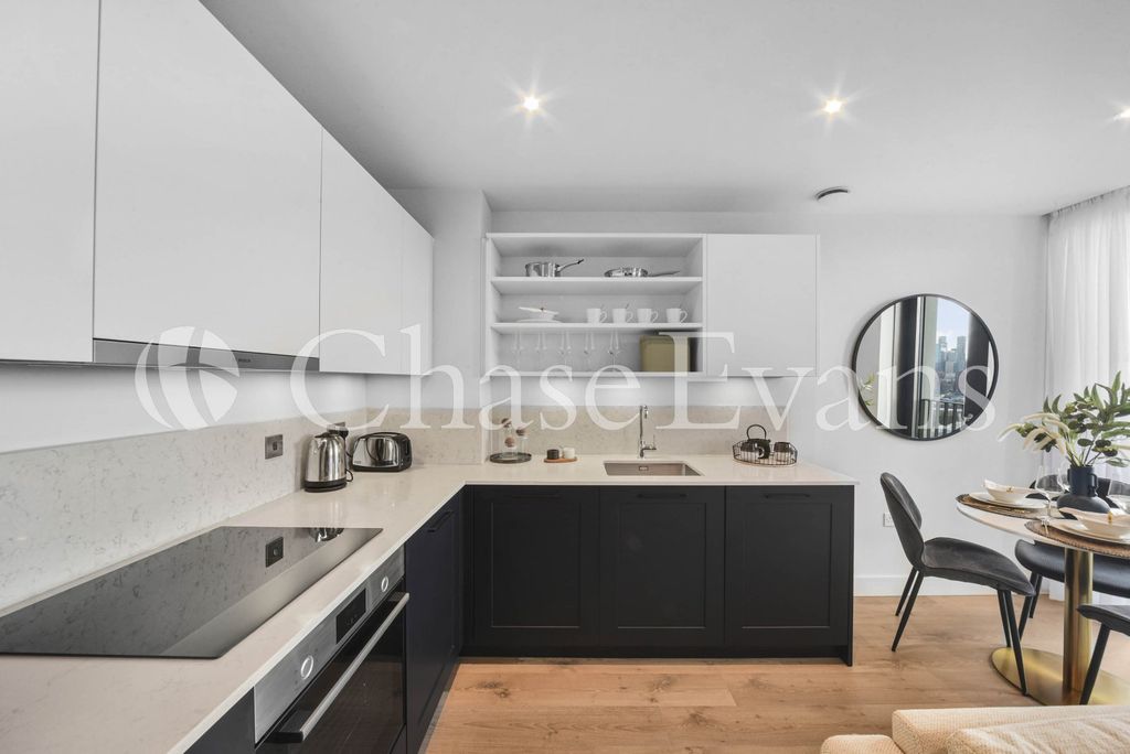 Property photo 2 of 12 Kitchen