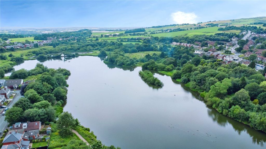 Property photo 3 of 18 Outside