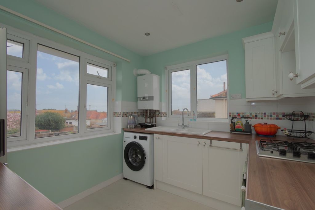 Property photo 3 of 14 Picture 3