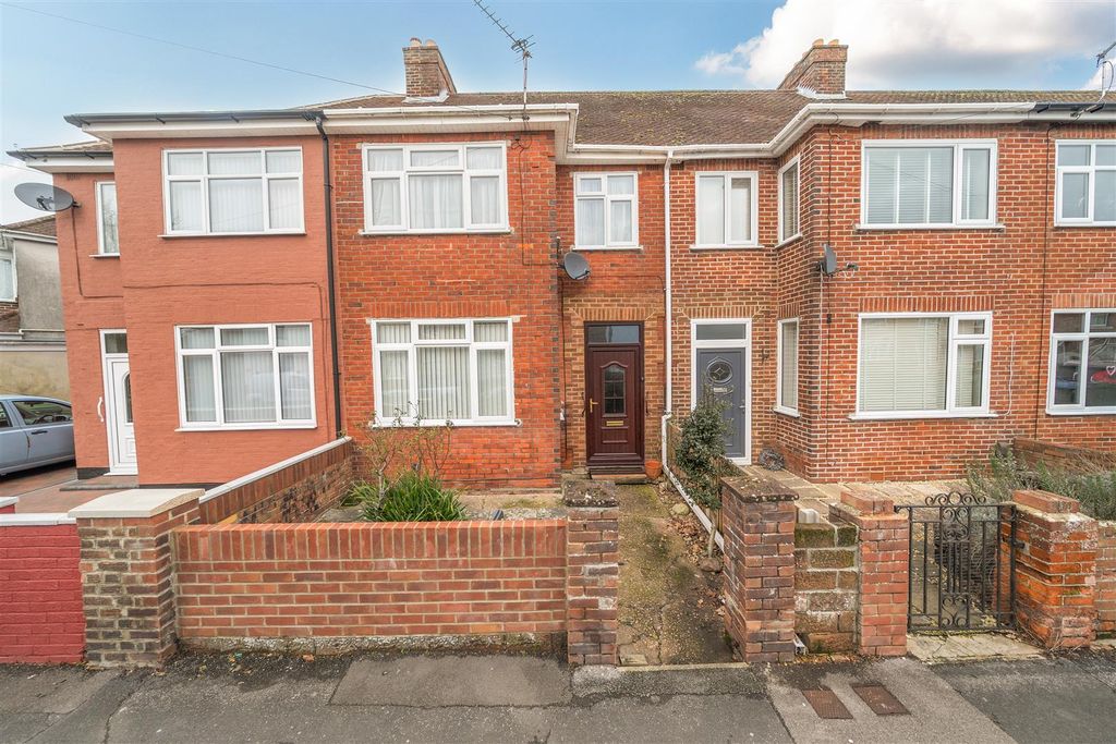 Property photo 1 of 10 Exterior