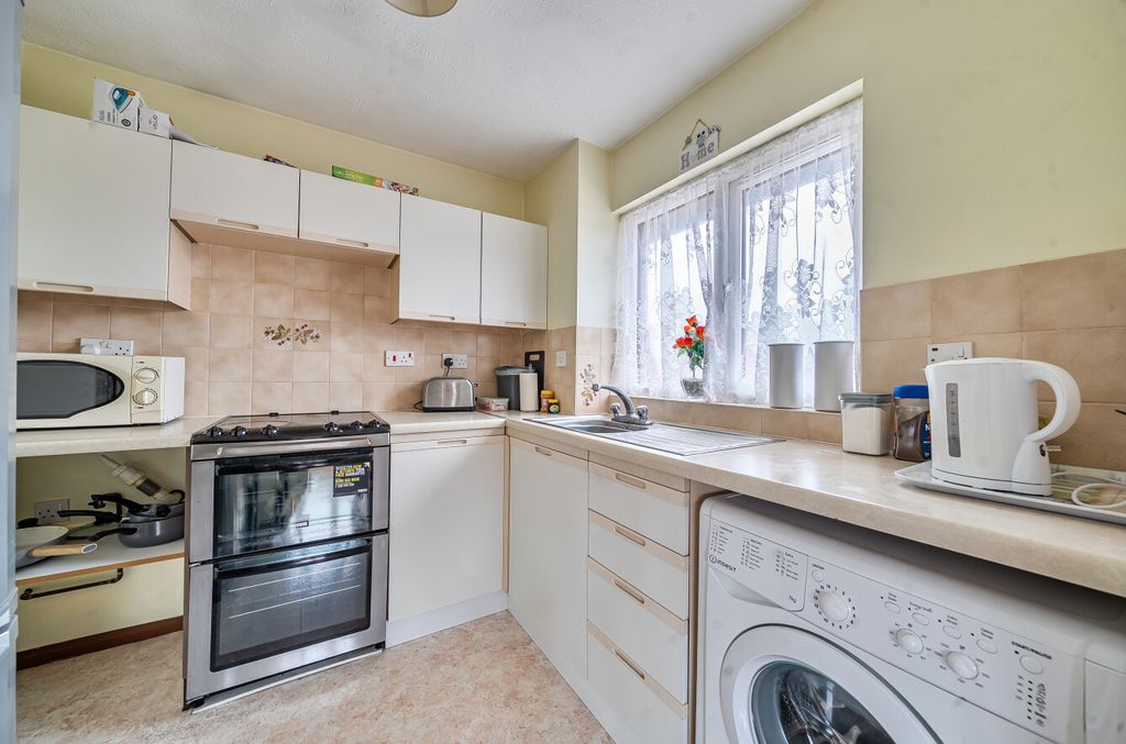 Property photo 3 of 13 1365128-6-68Ed1d8...