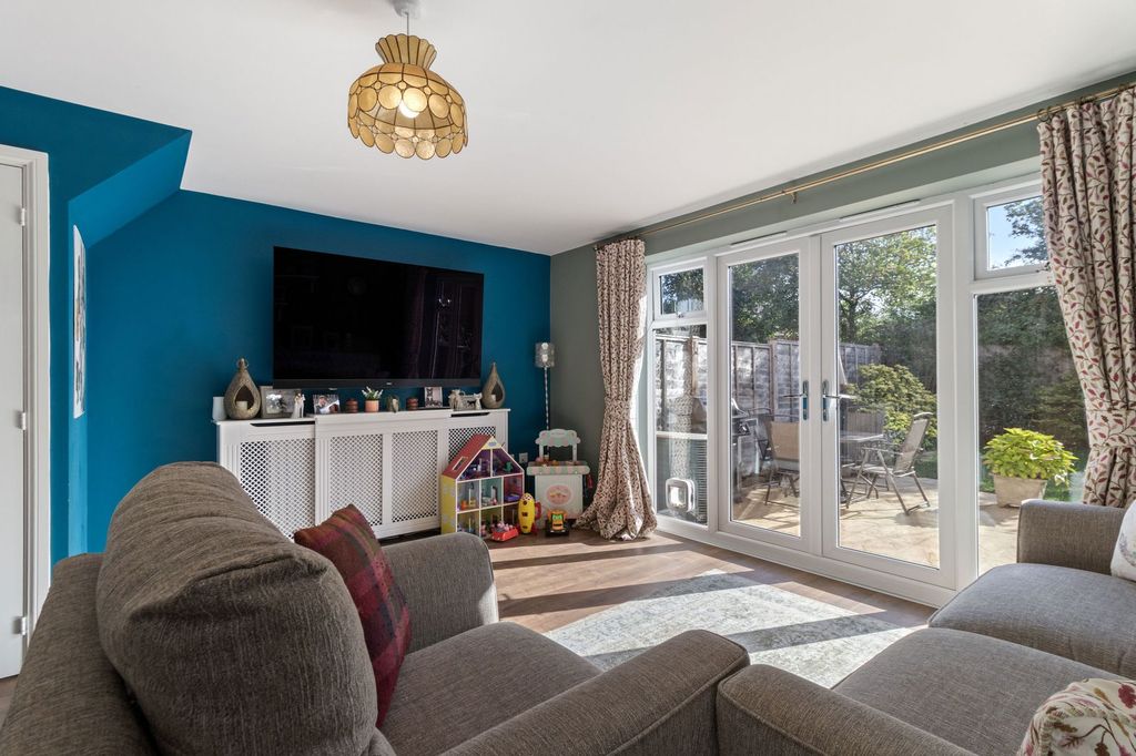 Property photo 3 of 21