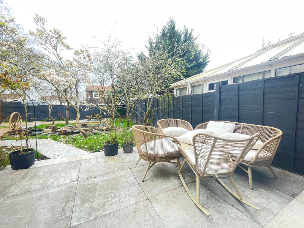 Property photo 1 of 17 Exterior