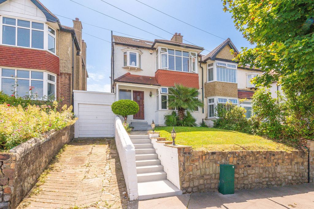 Property photo 1 of 24