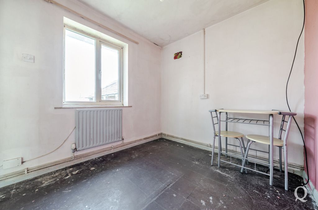 Property photo 3 of 15 5d78Ff6A-c657-4Fc...