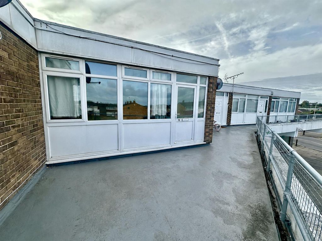 Property photo 1 of 9 Front Aspect