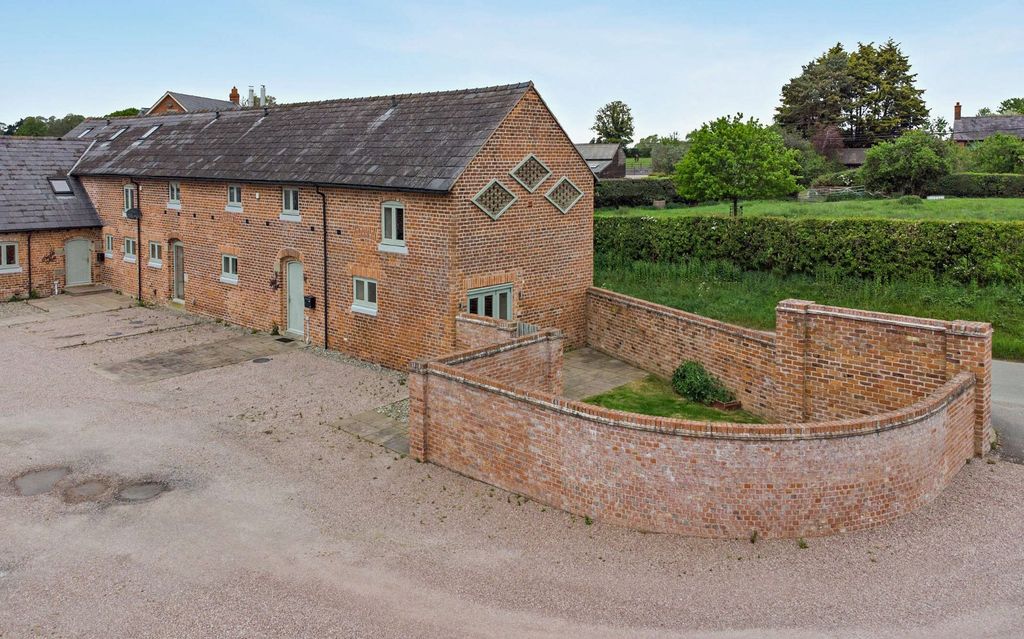 Property photo 1 of 35 White Mere