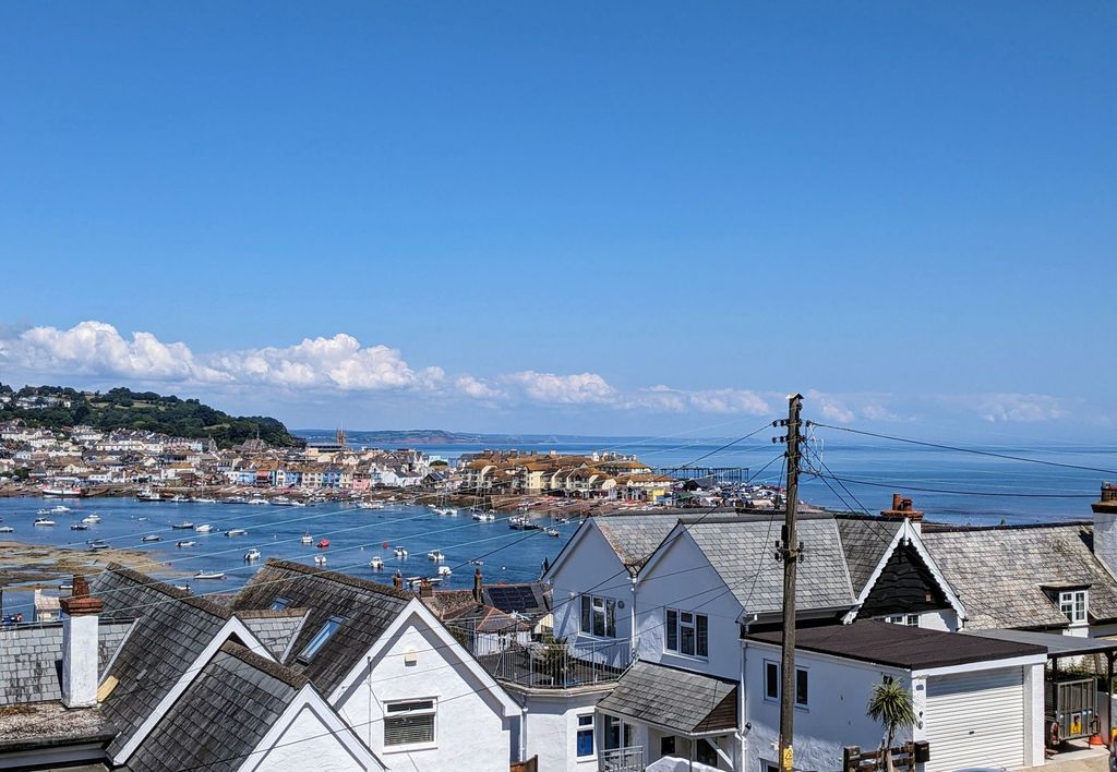 Property photo 2 of 31