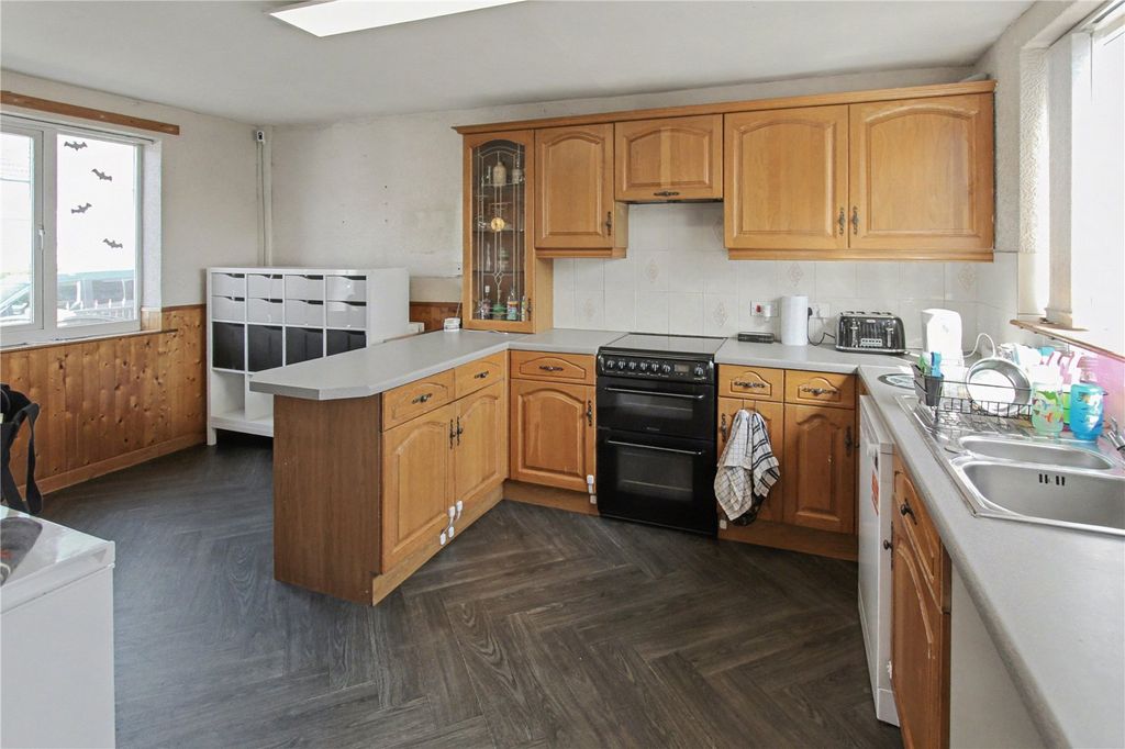 Property photo 2 of 11 Picture No. 02